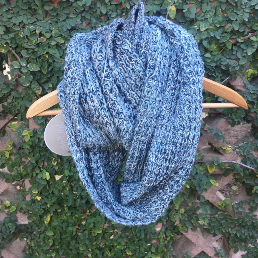 Heavy infinity scarf